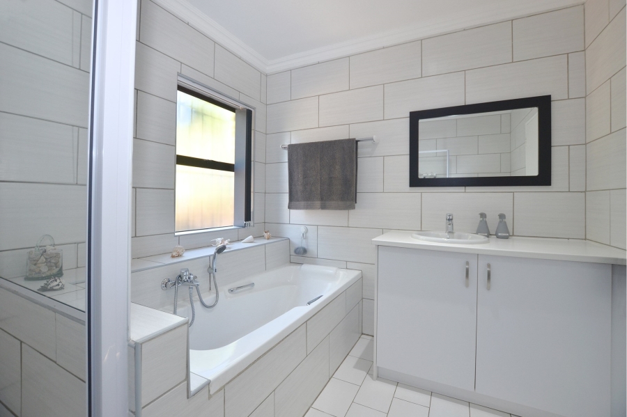 3 Bedroom Property for Sale in Everglen Western Cape